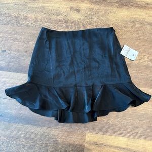 NWT FOREVER 21 mini skirt womens sz medium tiered ruffle satin textured side zip